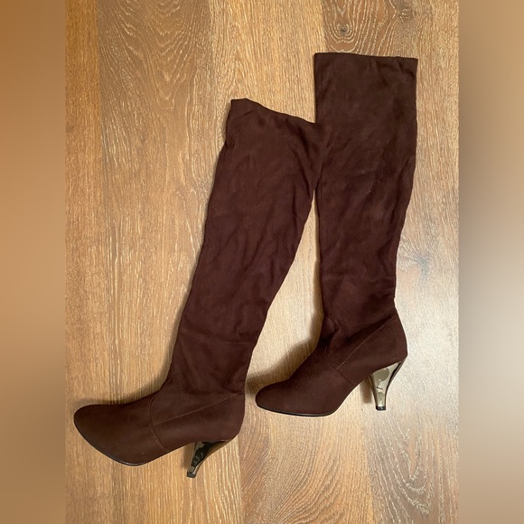 Brown suede knee high boots 6.5 - Picture 2 of 3